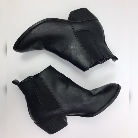 American Eagle Outfitters | Shoes 